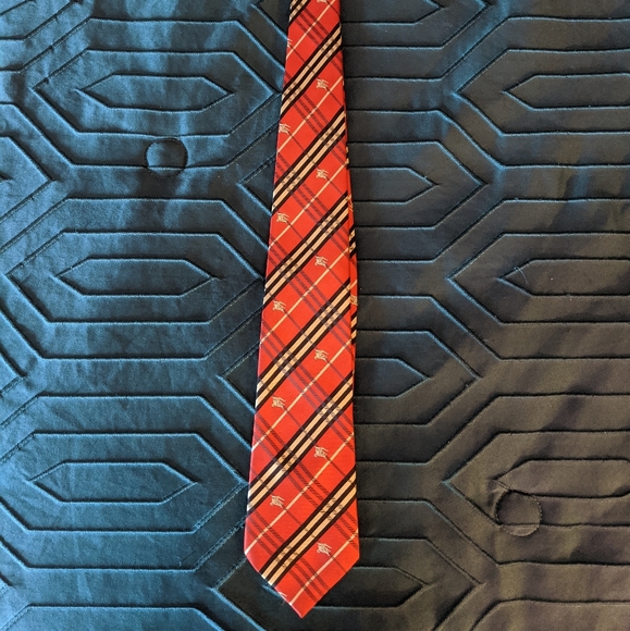 100% Silk Handmade Burberry Necktie - Picture 2 of 7